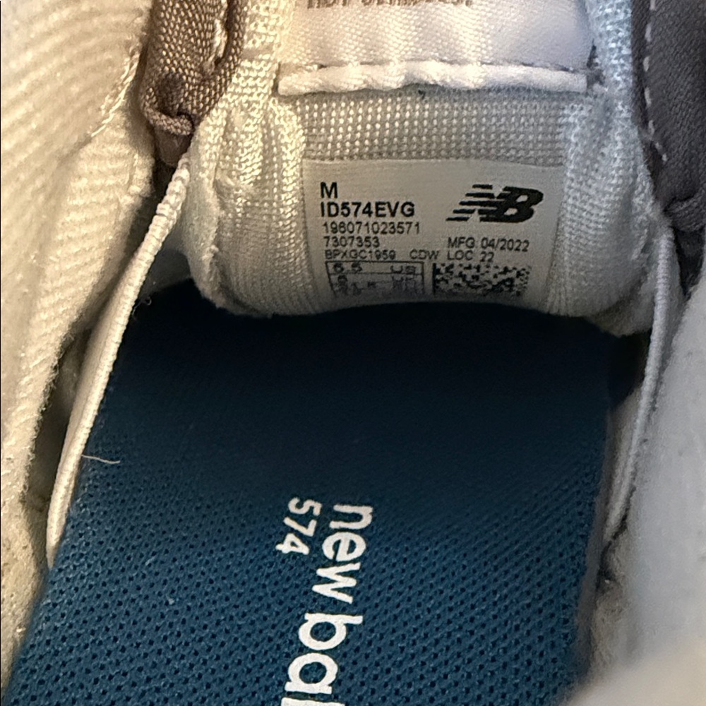 New Balance 574 Infant Sneakers in Gray and White - Picture 9 of 10